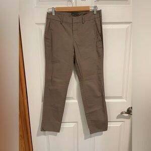 Vince khaki / taupe cotton blend ankle pants size 6